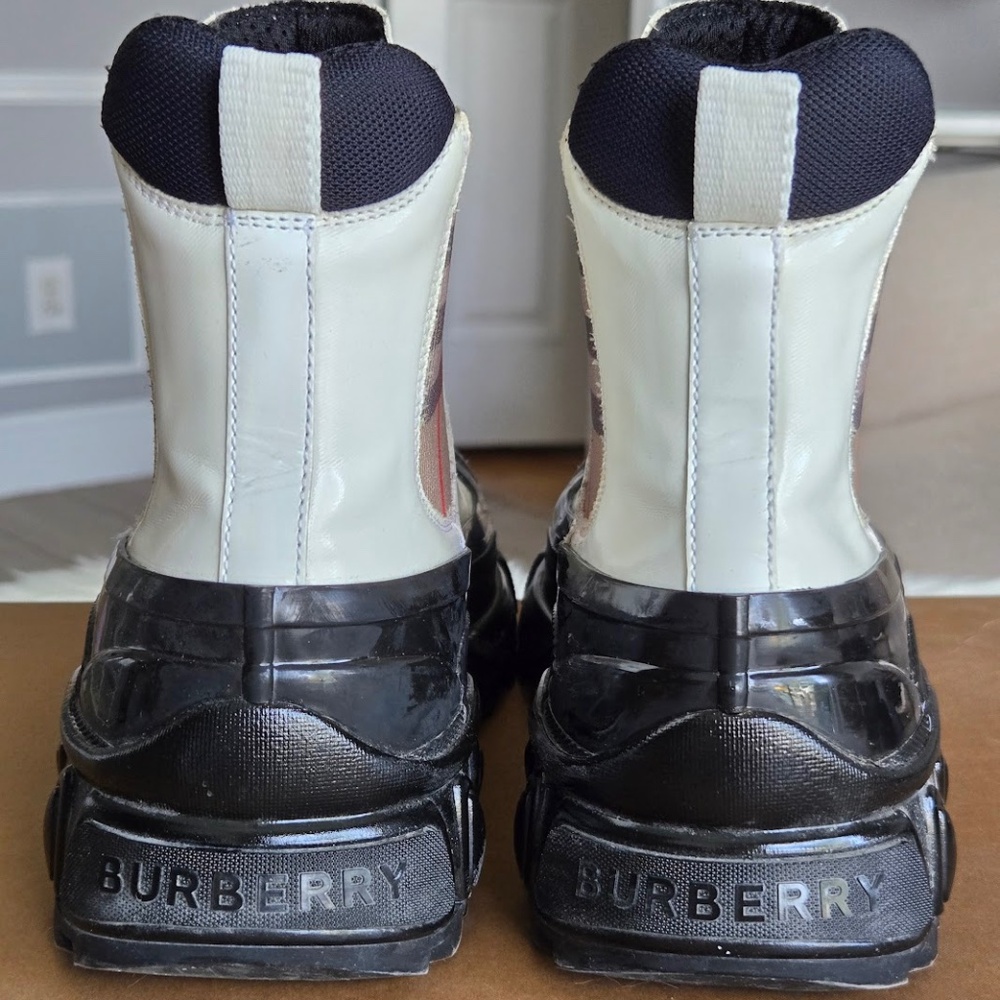 Burberry GH3 Rubber Ankel Boots - Picture 4 of 7
